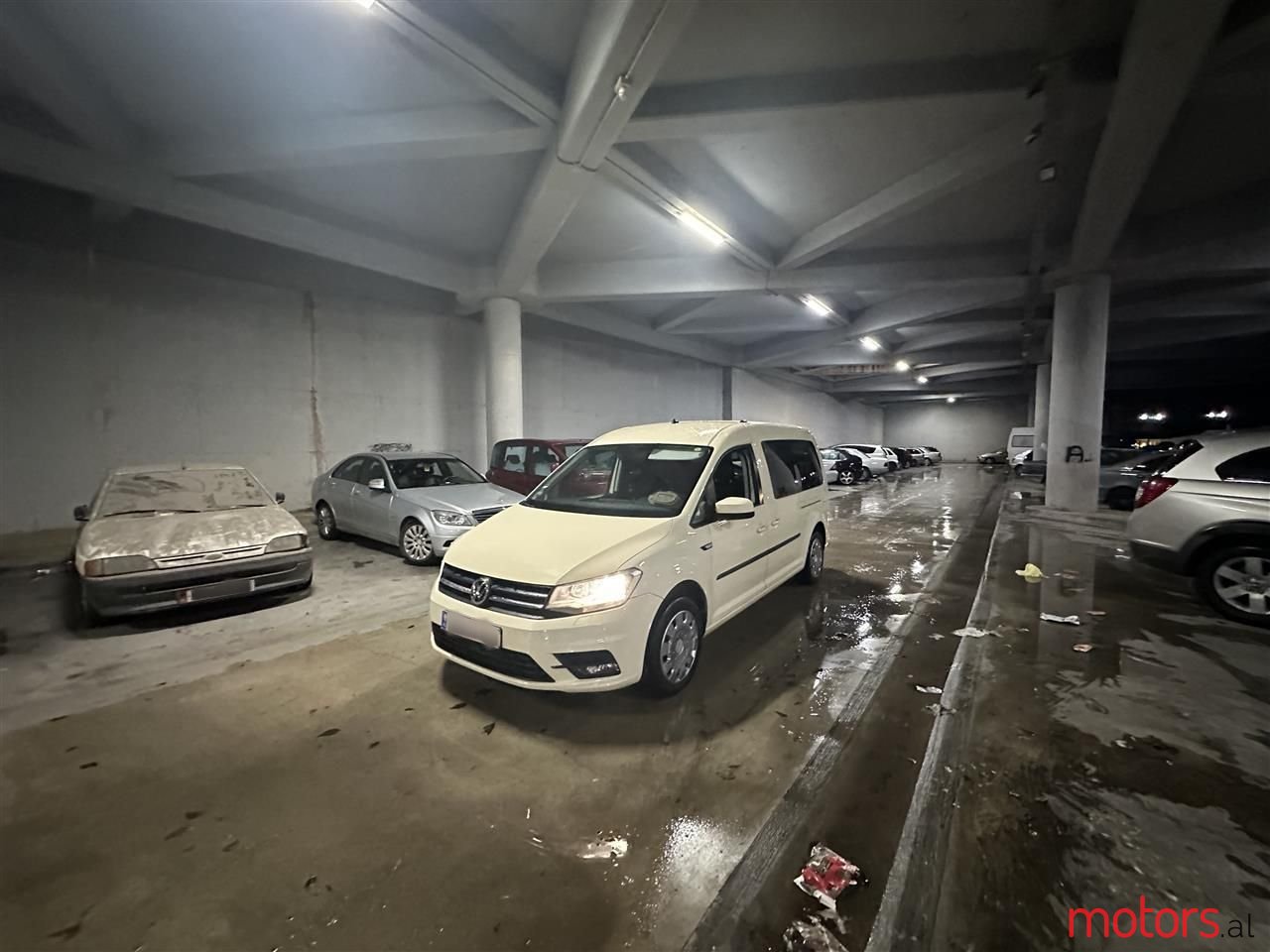 2017' Volkswagen Caddy photo #4