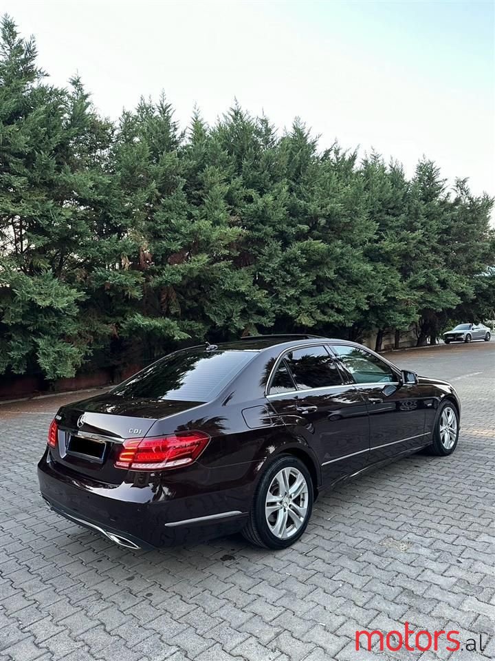 2010' Mercedes-Benz E 350 photo #2
