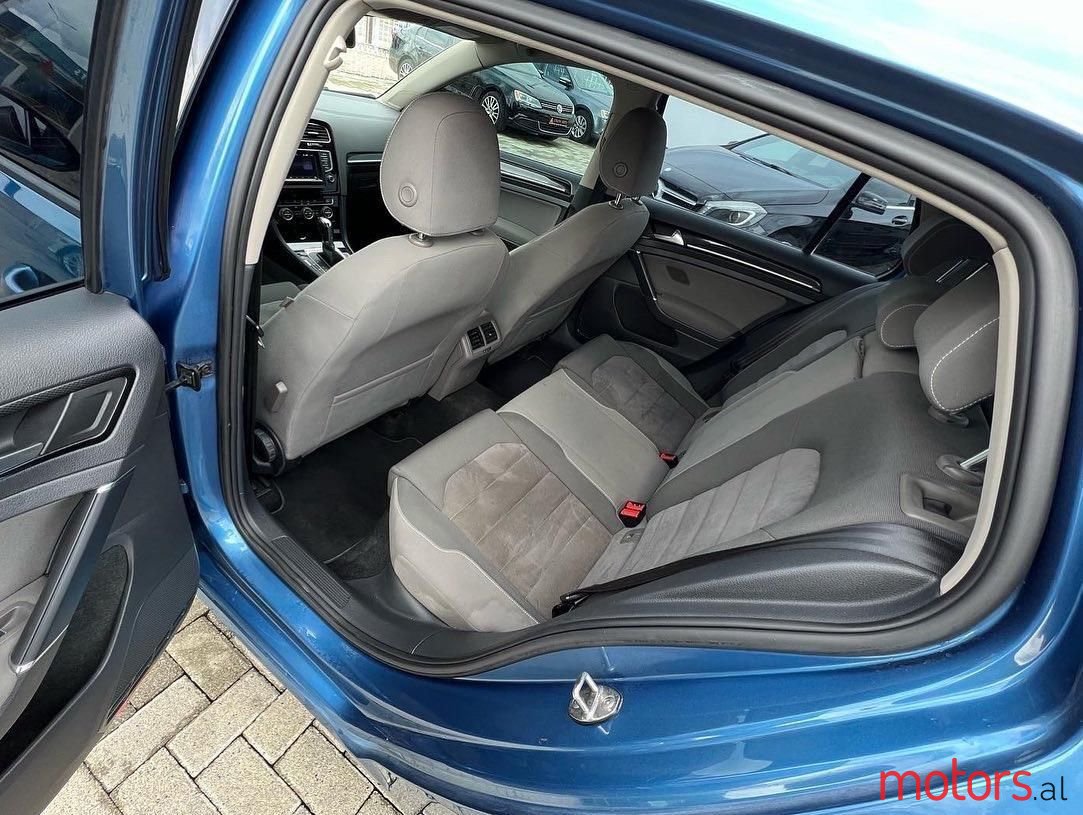 2013' Volkswagen Golf photo #6