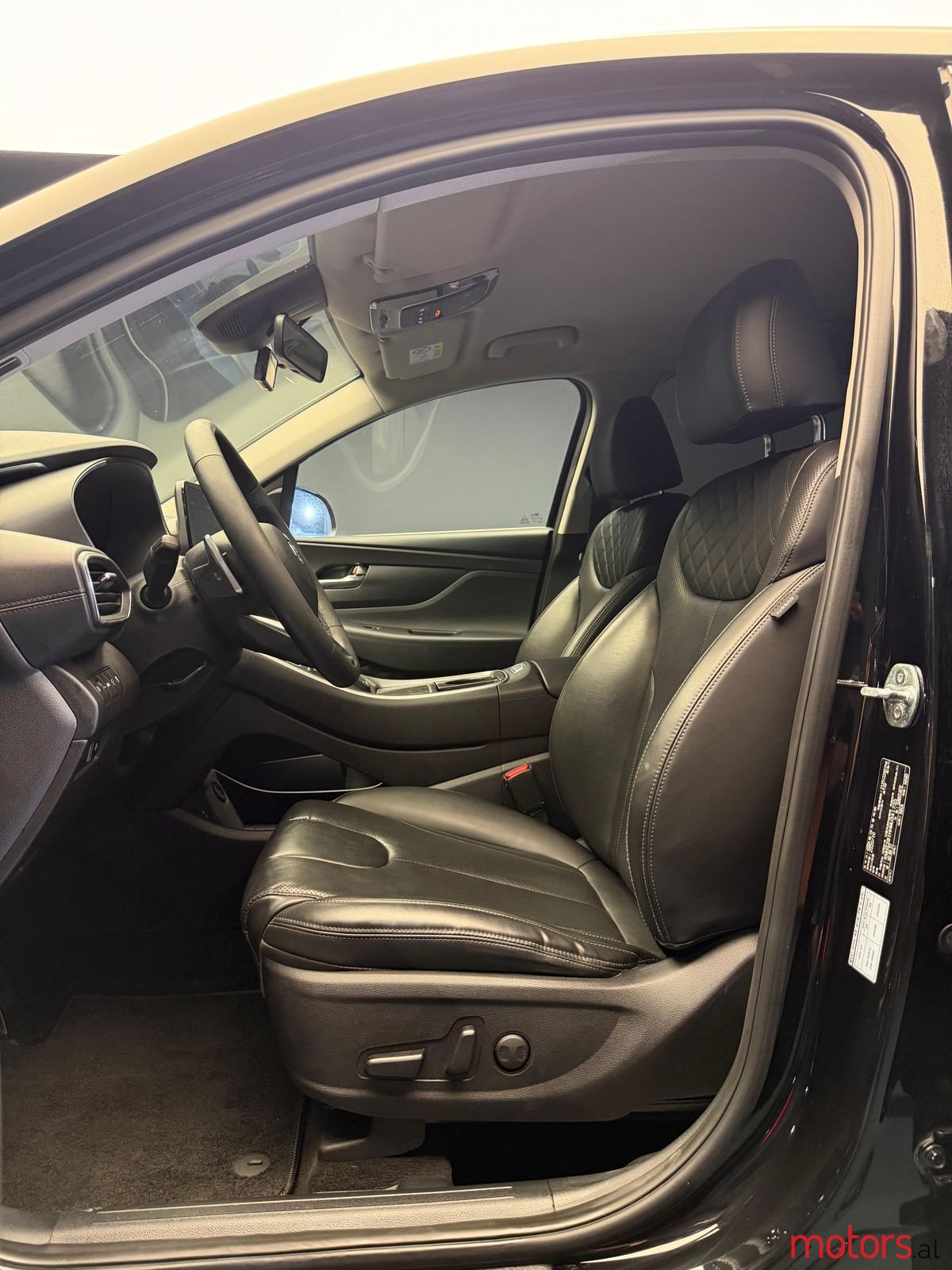 2021' Hyundai Santa Fe photo #3