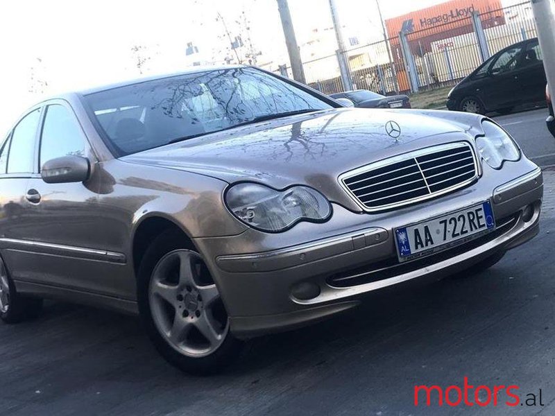 2004' Mercedes-Benz C 220 photo #2