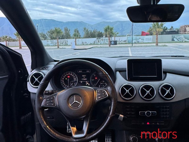 2014' Mercedes-Benz 180 photo #2