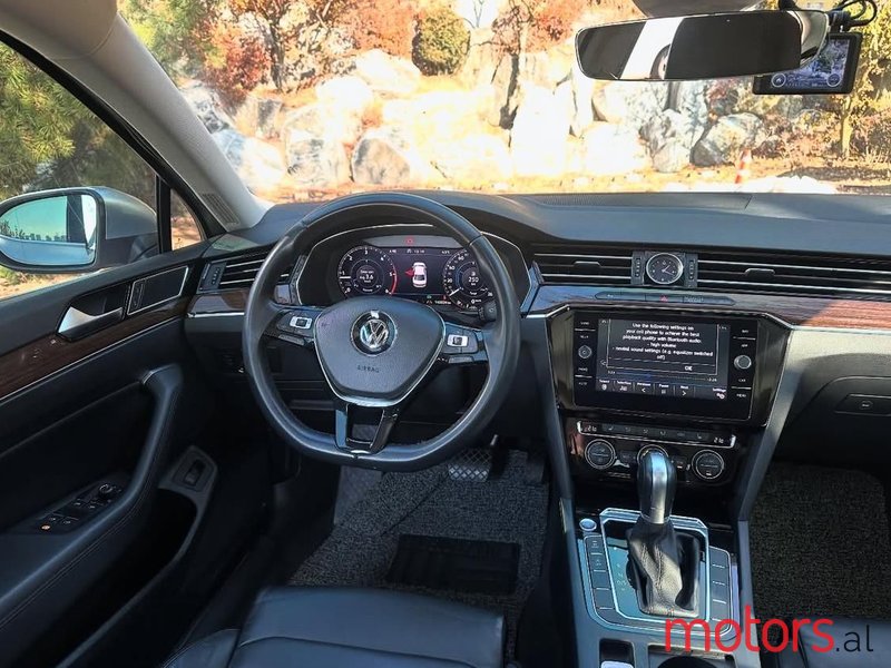 2018' Volkswagen Passat photo #6