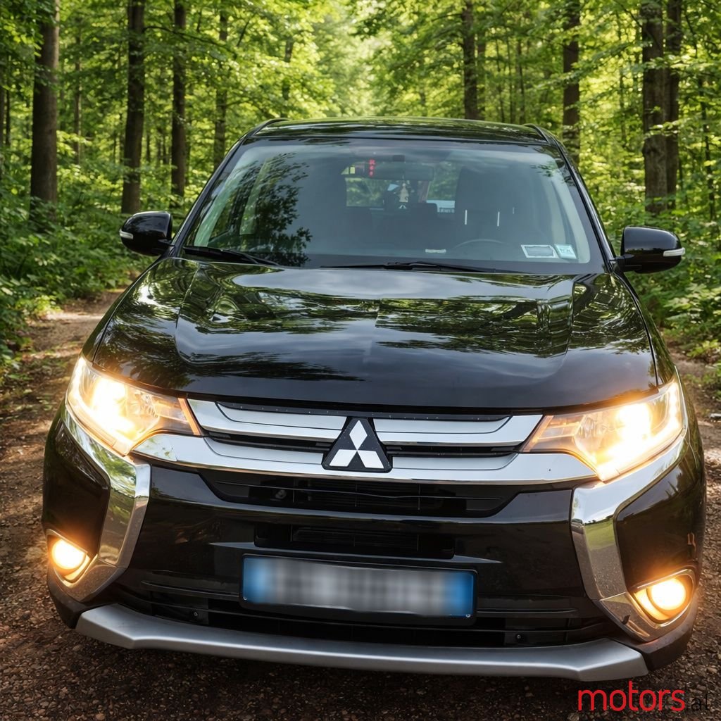 2016' Mitsubishi Outlander photo #2