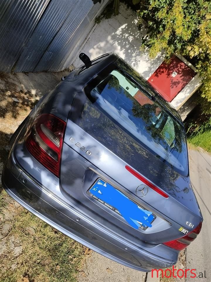 2003' Mercedes-Benz 220 photo #1