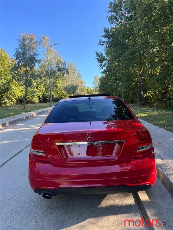 2012' Mercedes-Benz C 250 photo #3