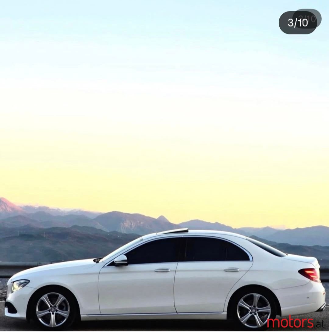 2017' Mercedes-Benz E 220 photo #2