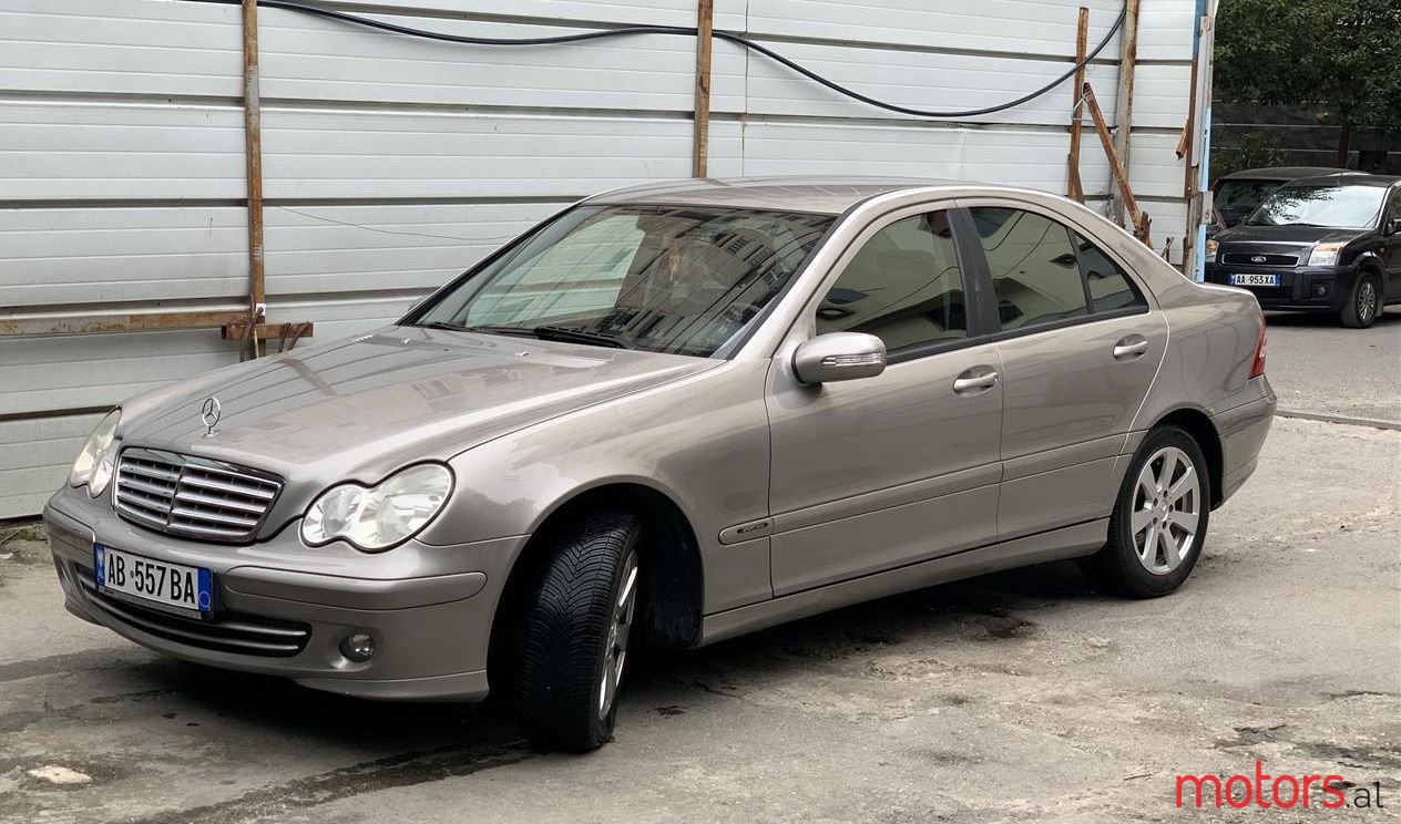 2006' Mercedes-Benz C 220 photo #1