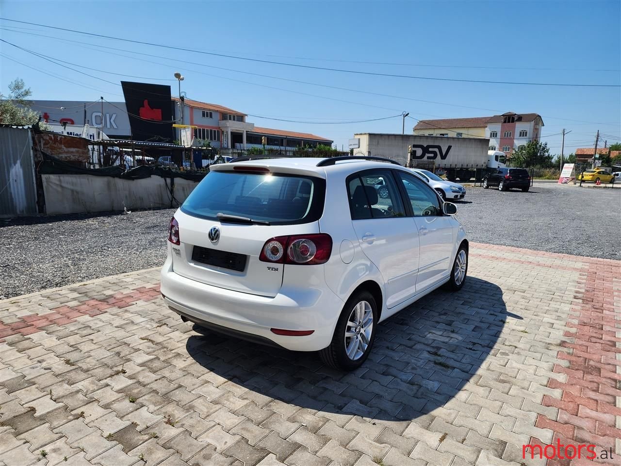 2010' Volkswagen Golf Plus photo #4