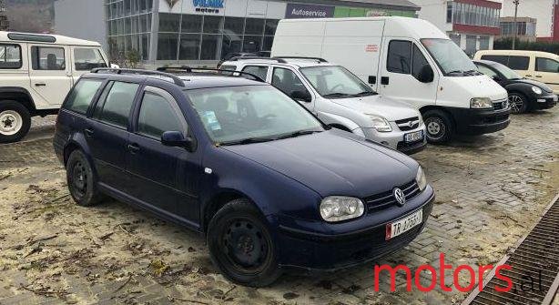 2001' Volkswagen Golf photo #1