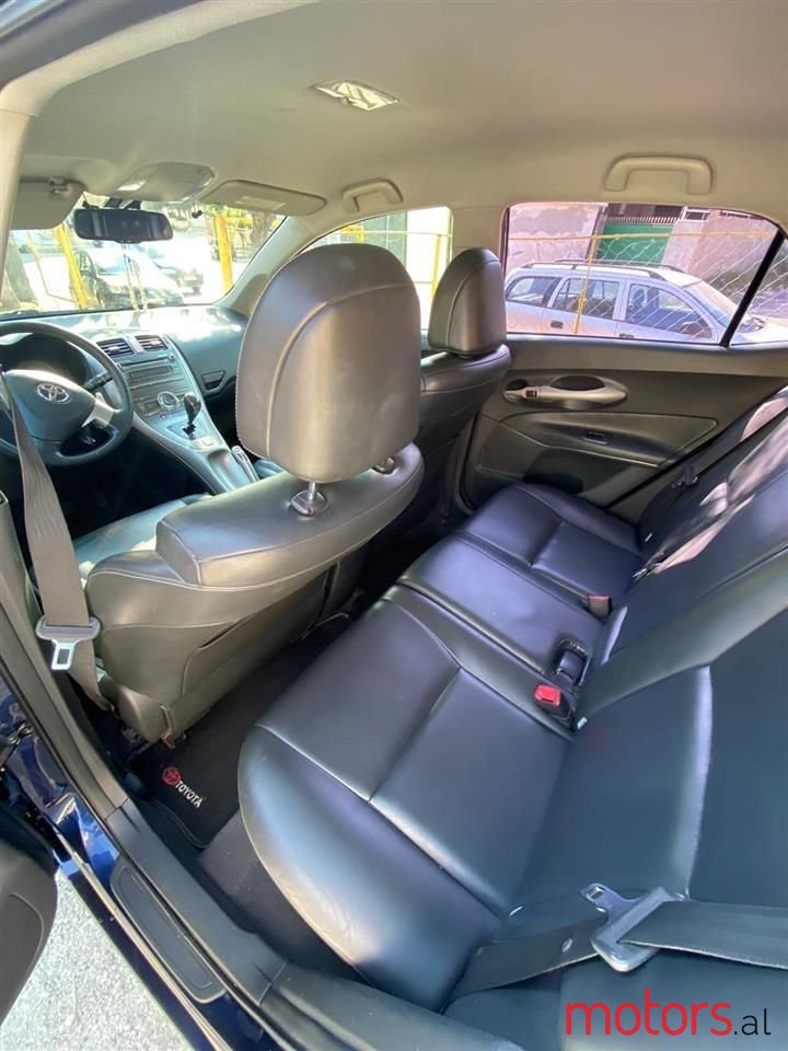 2009' Toyota Auris photo #5