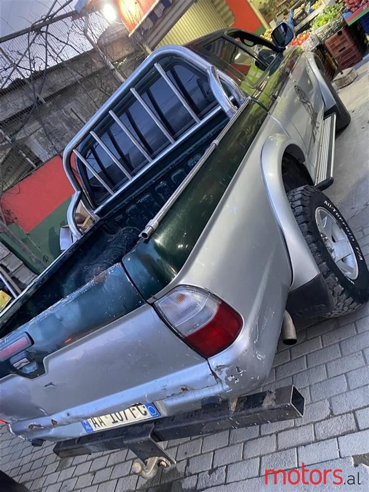 2003' Mitsubishi L200 photo #2