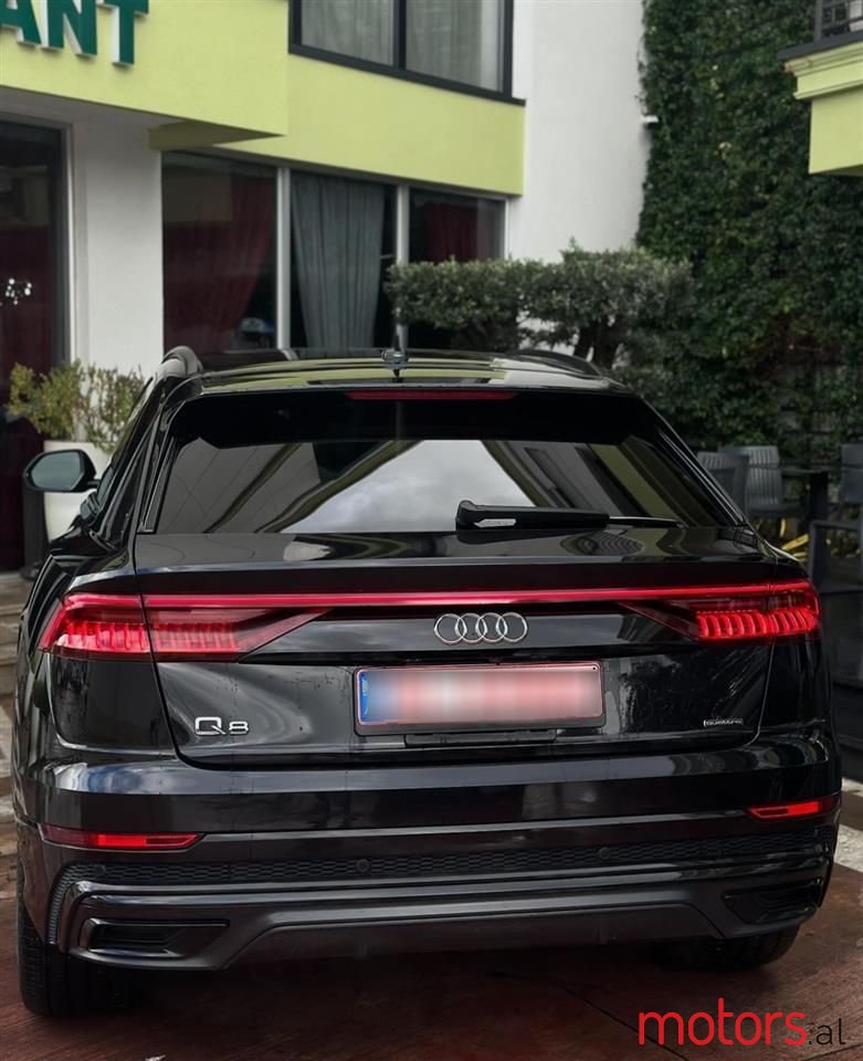 2019' Audi Q8 photo #6