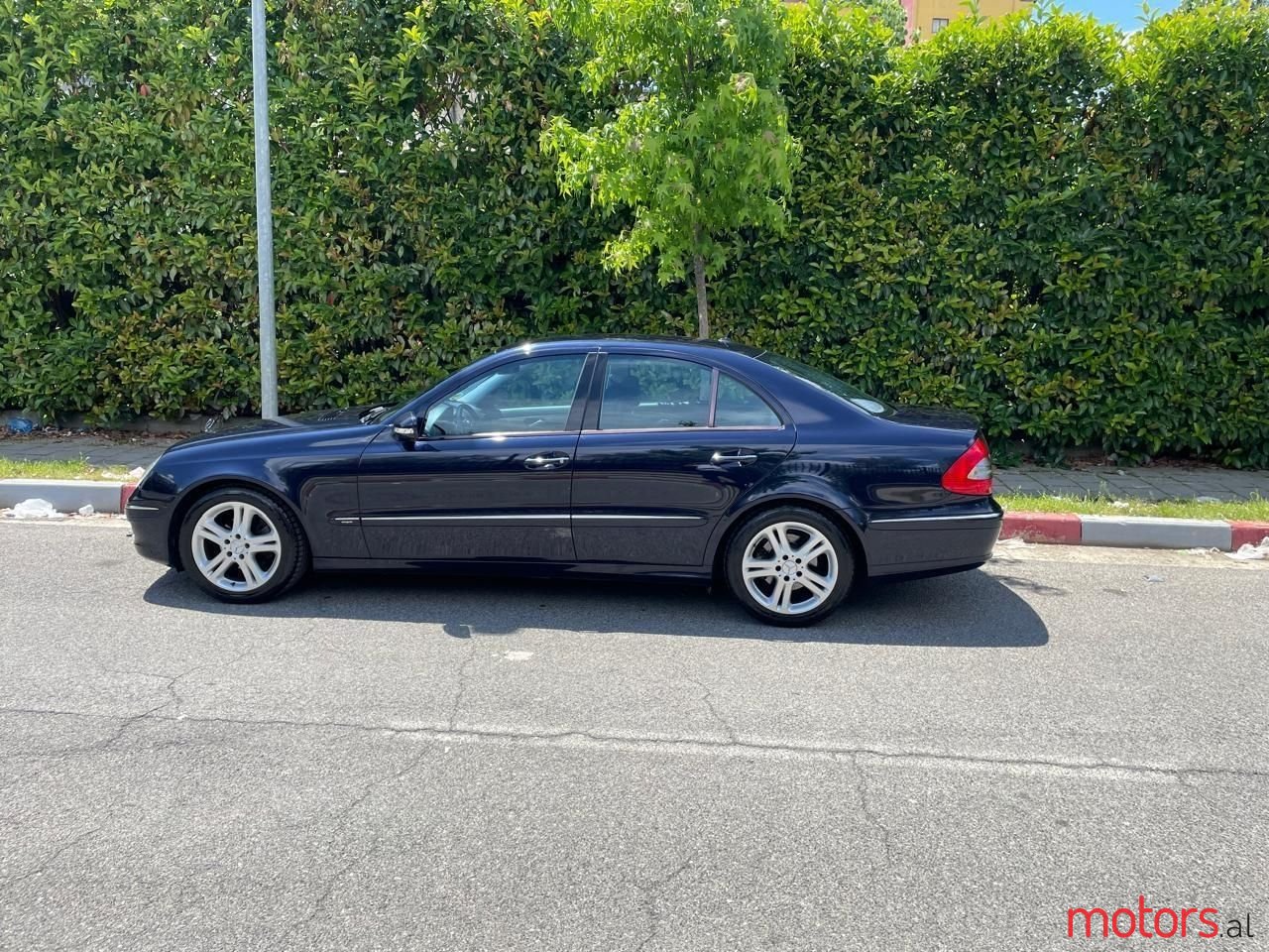 2007' Mercedes-Benz E 200 photo #3