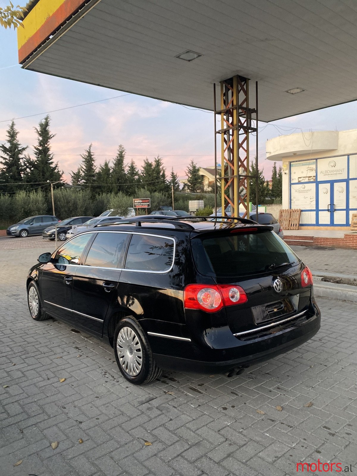 2010' Volkswagen Passat photo #5