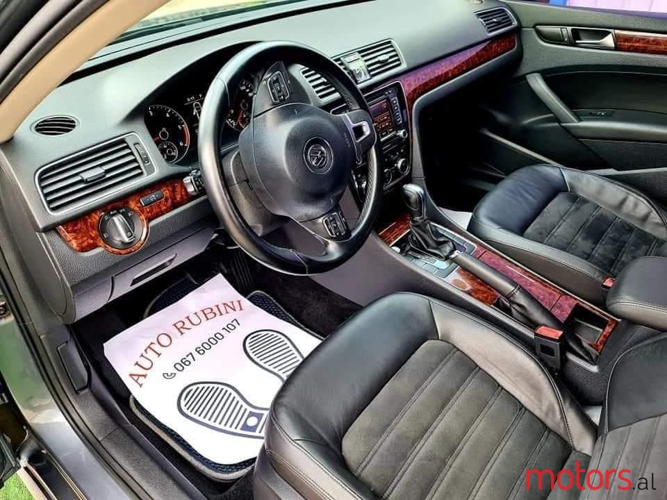 2012' Volkswagen Passat photo #4