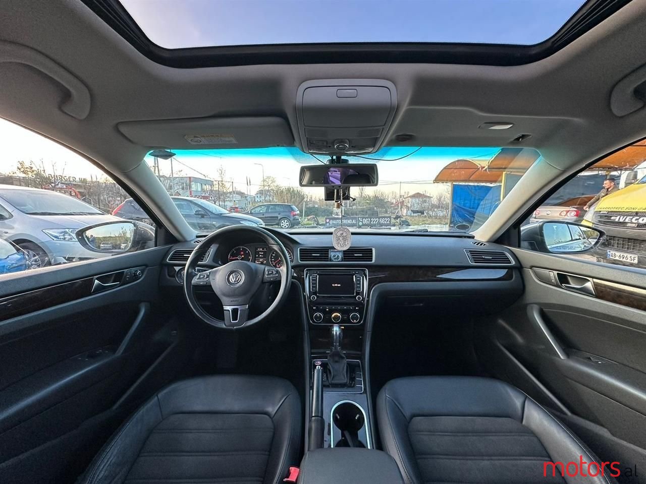 2015' Volkswagen Passat photo #2