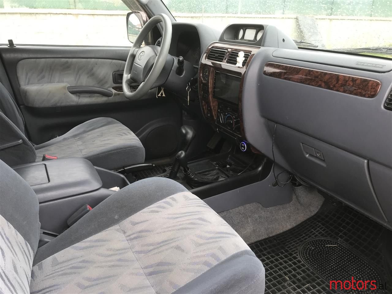 2001' Toyota Land Crusier photo #4