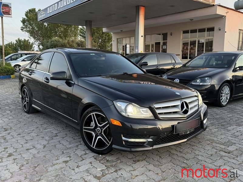 2012' Mercedes-Benz C 300 photo #2