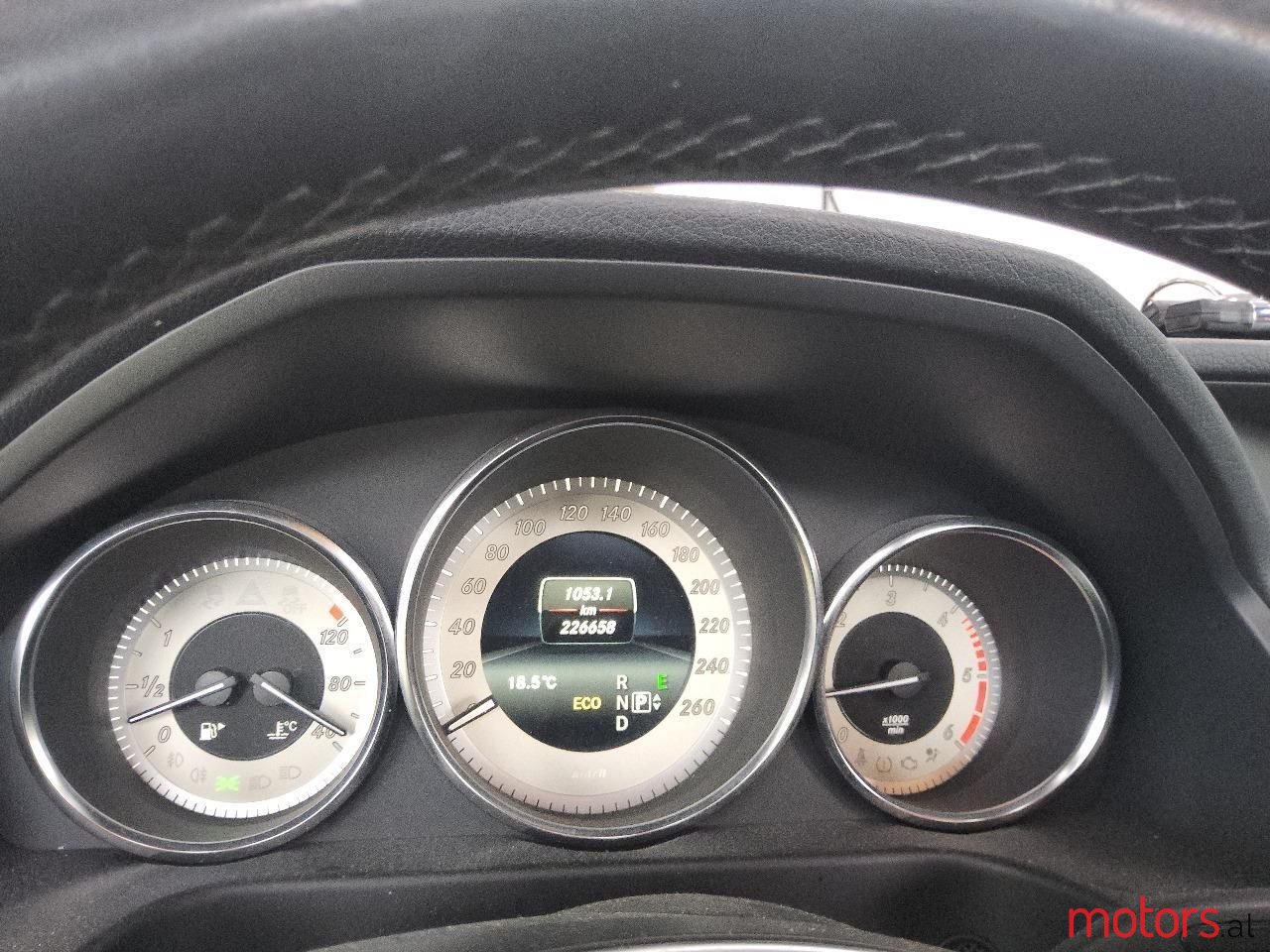 2014' Mercedes-Benz E 250 photo #2