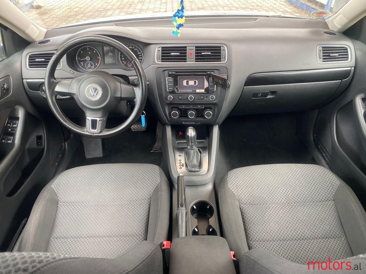 2011' Volkswagen Jetta photo #6