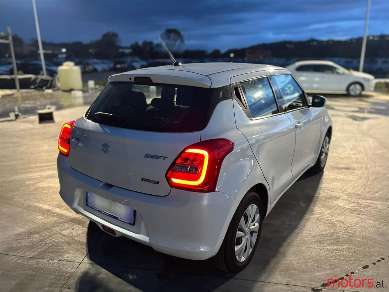 2021' Suzuki Swift photo #2