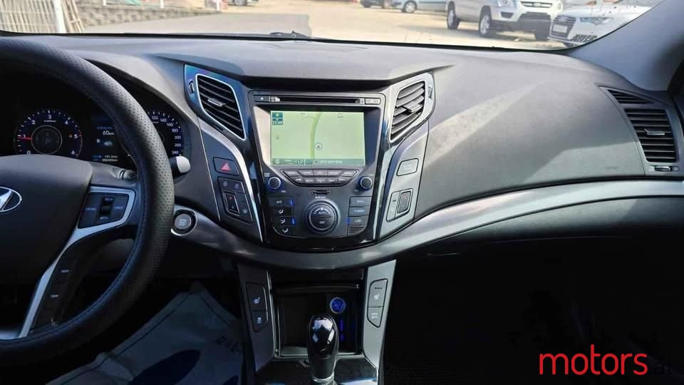 2013' Hyundai i40 photo #6