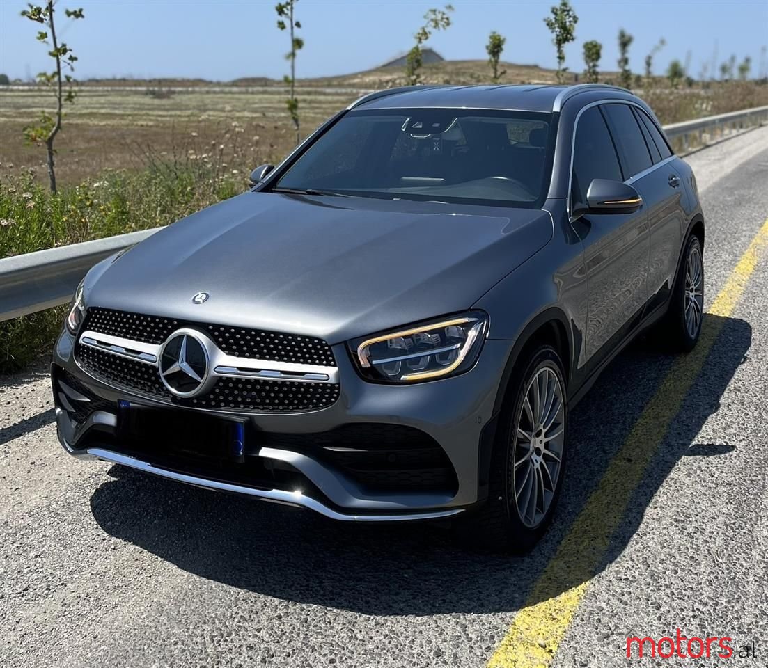 2017' Mercedes-Benz GLC 250 photo #3