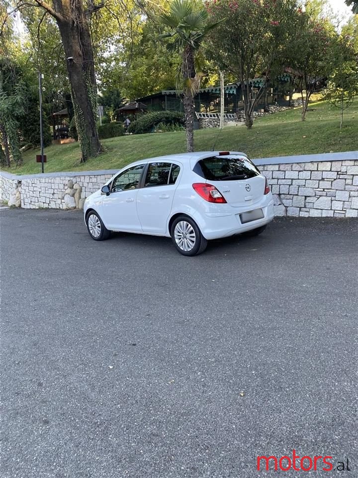 2013' Opel Corsa photo #2