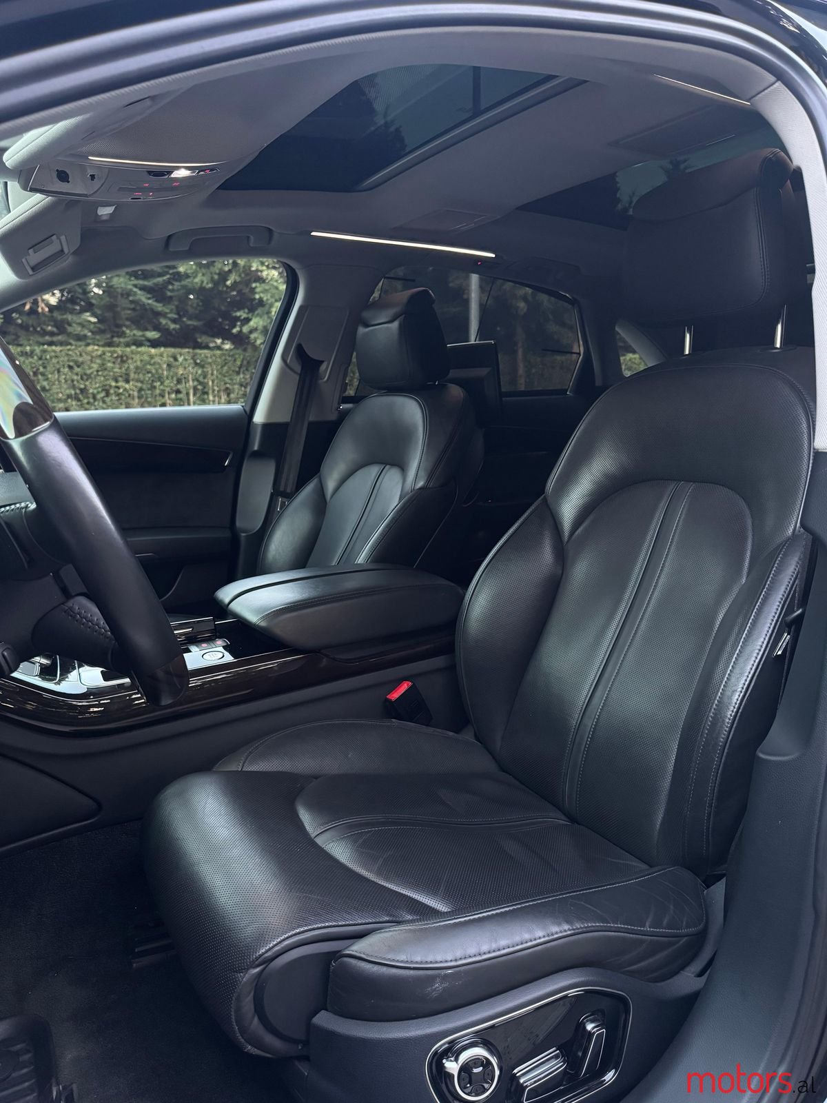 2014' Audi A8 photo #3