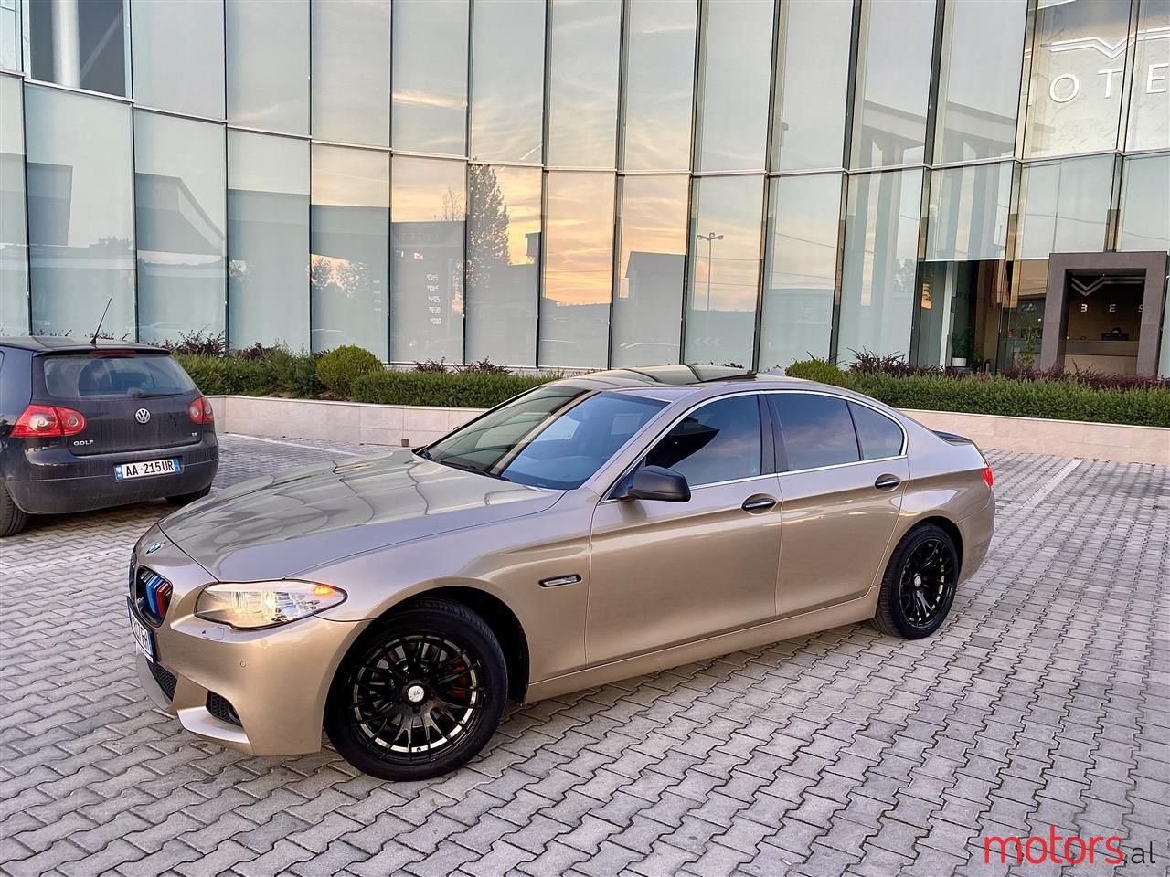 2012' BMW 523 photo #2