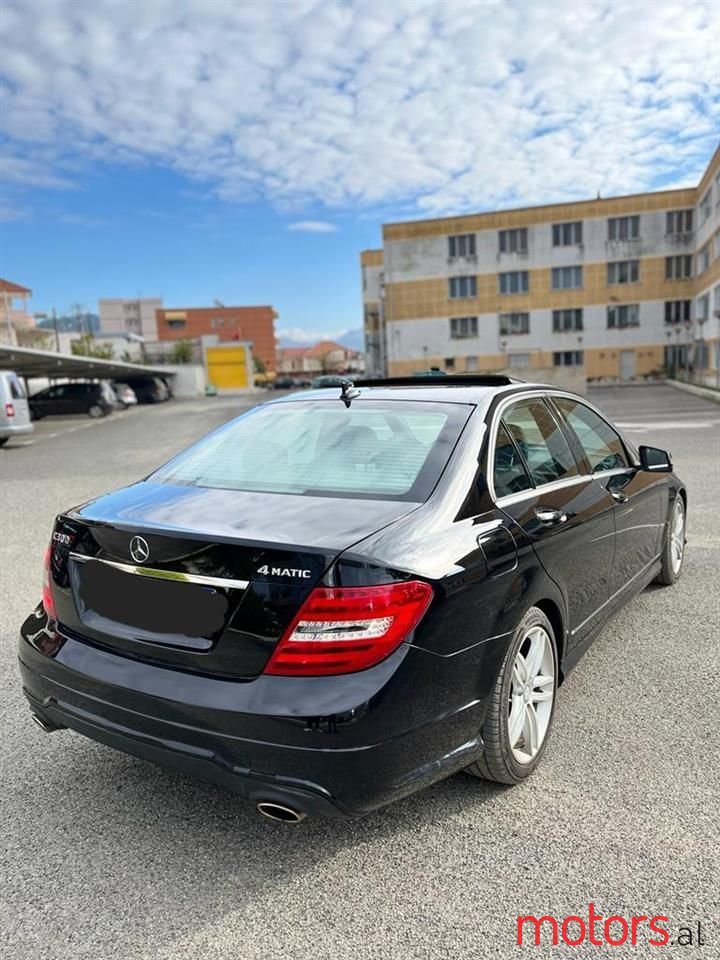 2012' Mercedes-Benz C 300 photo #4