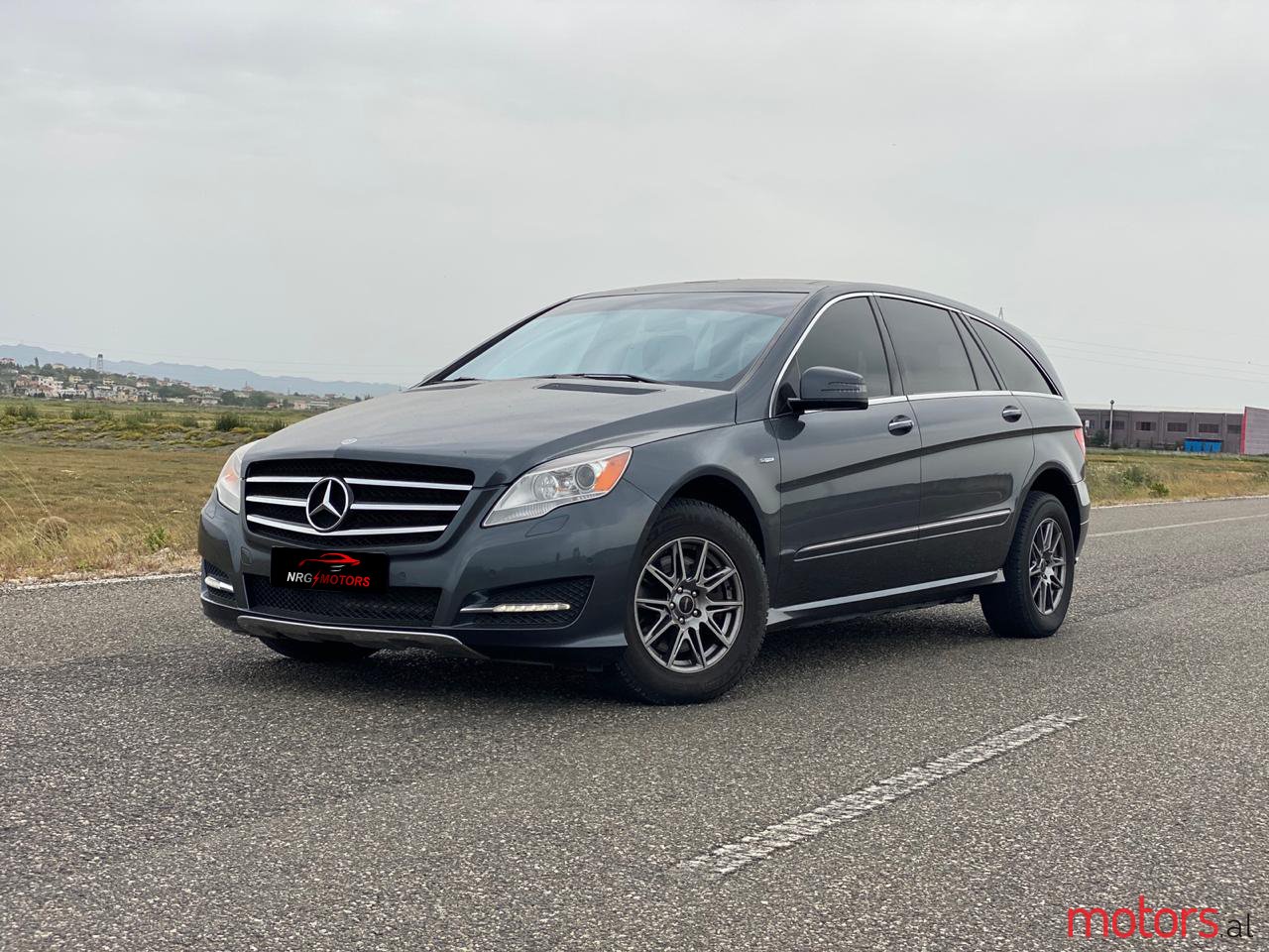 2012' Mercedes-Benz R 350 photo #1