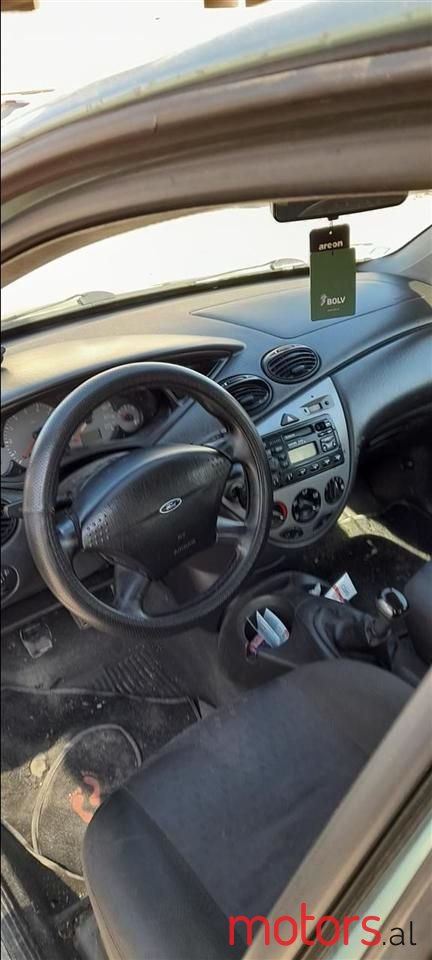 2002' Ford Focus photo #5