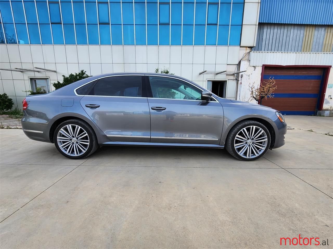 2015' Volkswagen Passat photo #2