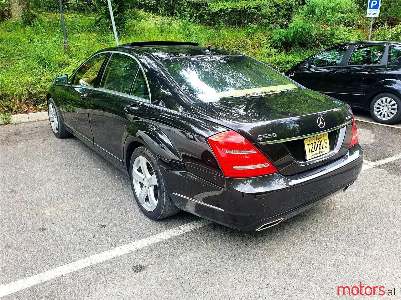 2011' Mercedes-Benz S 550 photo #3