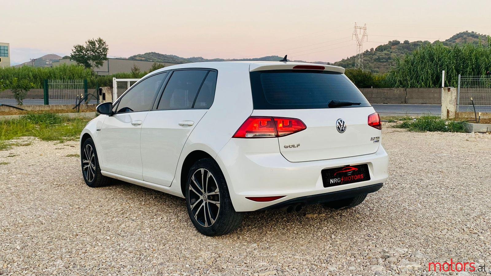 2015' Volkswagen Golf photo #4