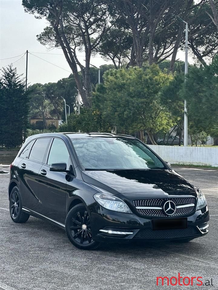 2013' Mercedes-Benz B 200 photo #4