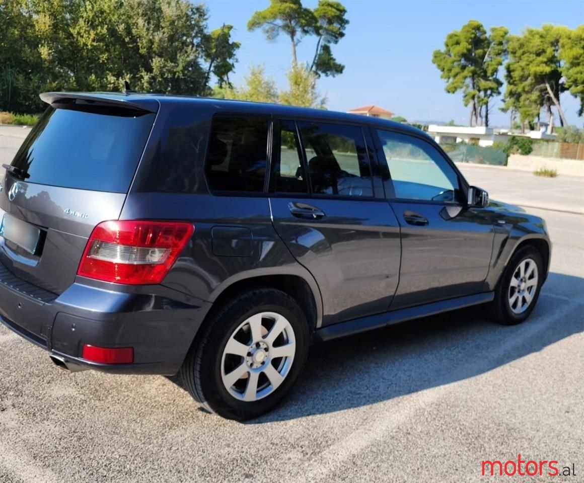 2010' Mercedes-Benz 220 photo #2