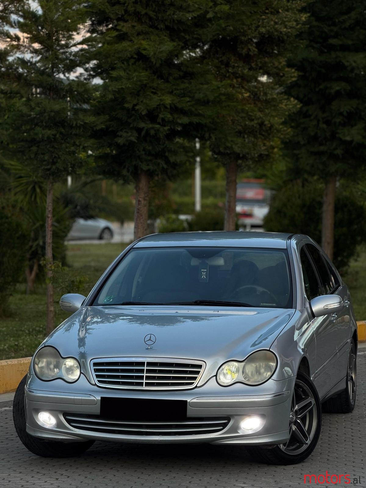 2006' Mercedes-Benz 220 photo #2