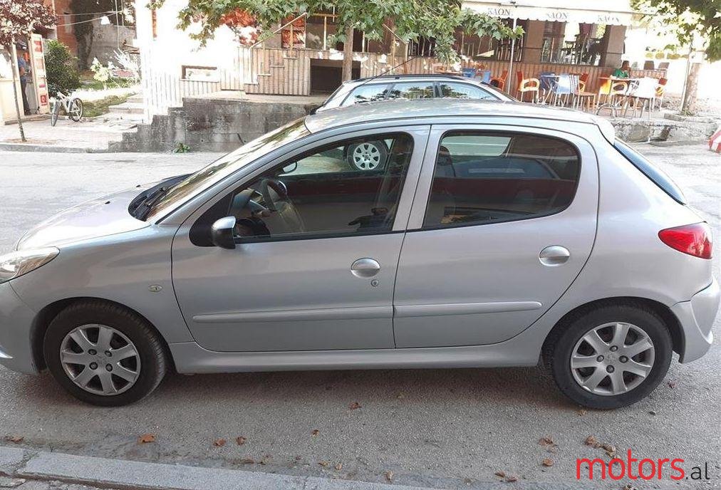 2010' Peugeot 206 photo #2