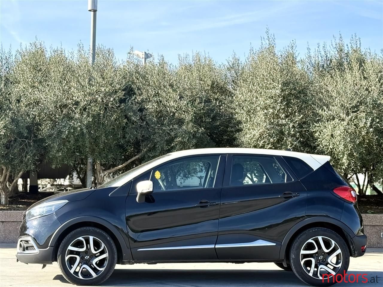 2014' Renault Capture photo #6