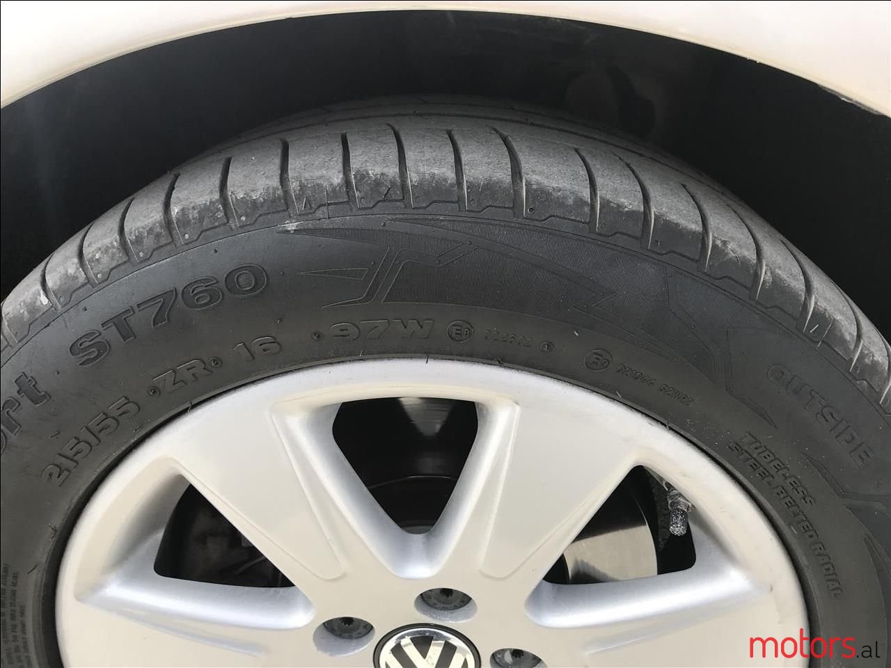 2006' Volkswagen Passat photo #6