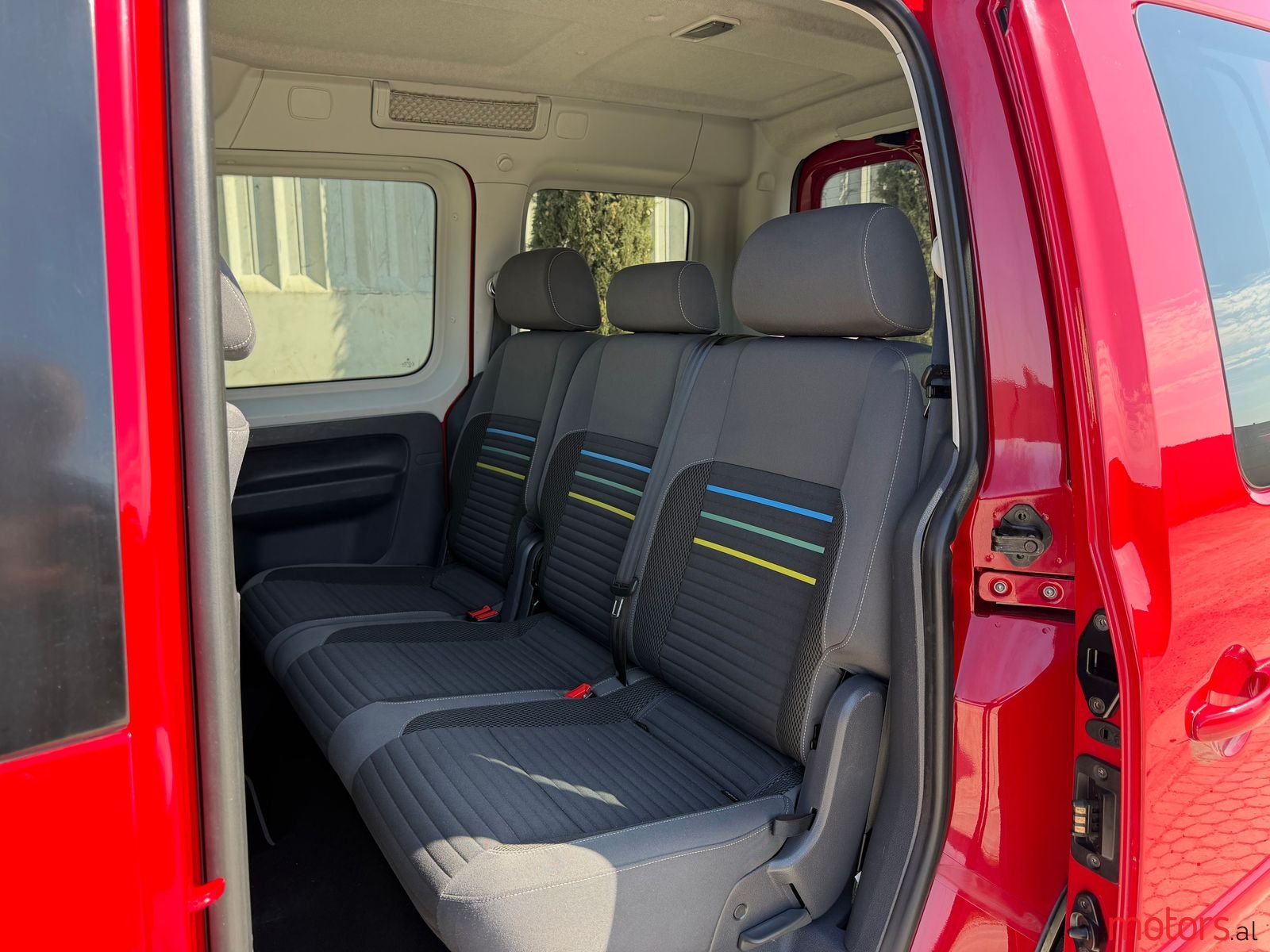 2016' Volkswagen Caddy photo #4