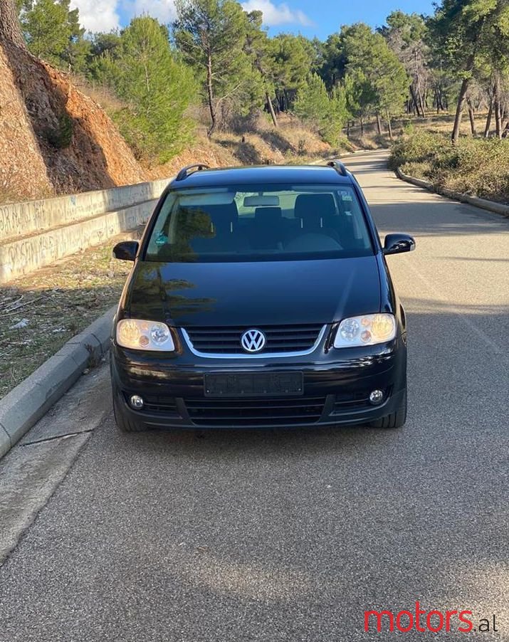 2006' Volkswagen Touran photo #1