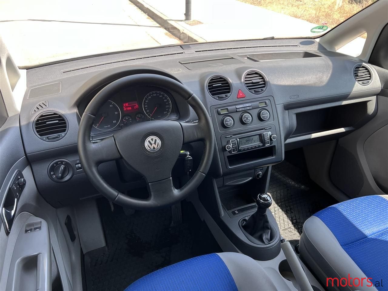 2009' Volkswagen Caddy photo #5