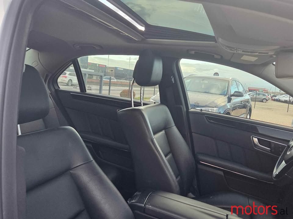 2013' Mercedes-Benz 220 photo #6