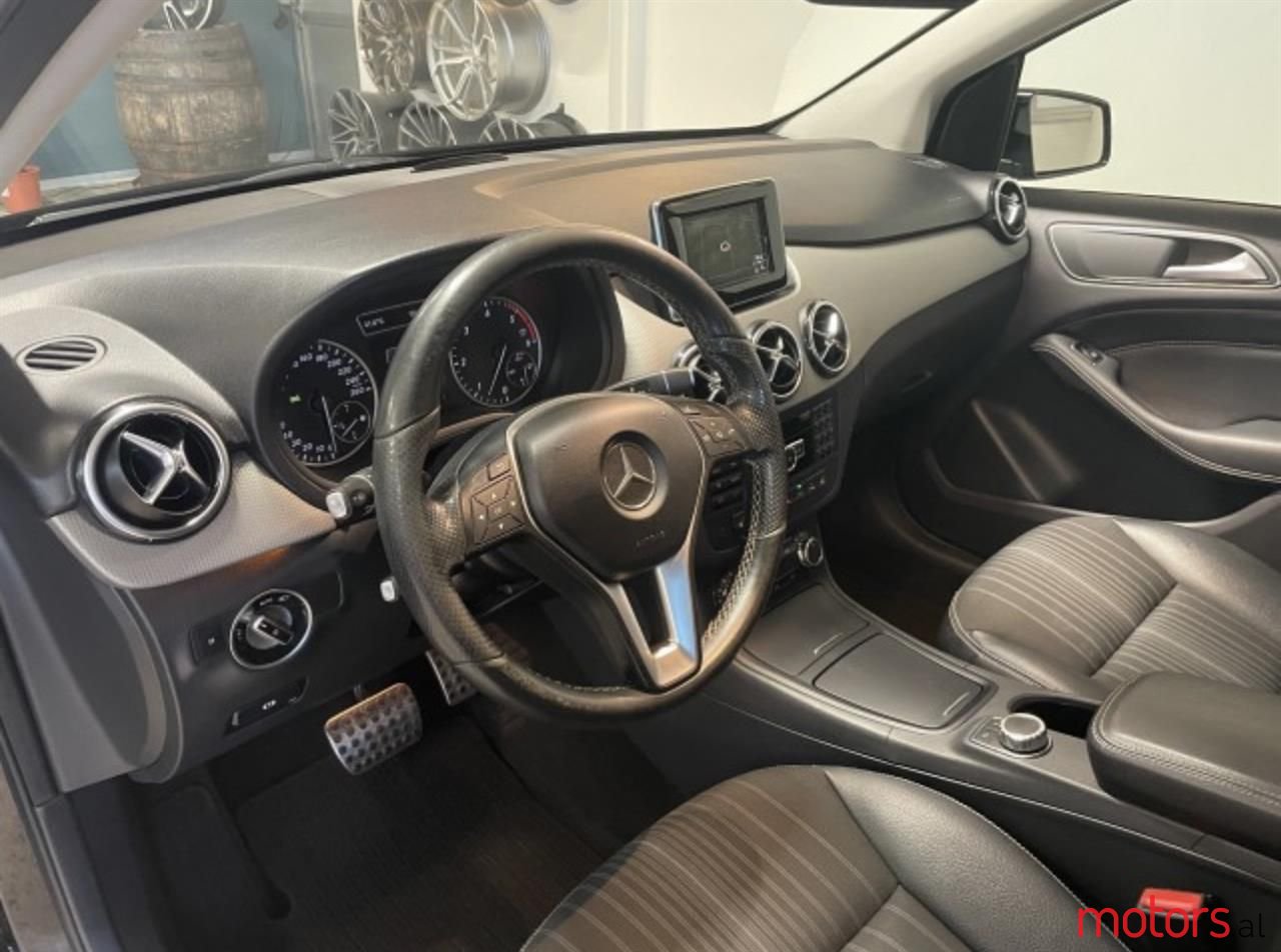 2015' Mercedes-Benz B 200 photo #5