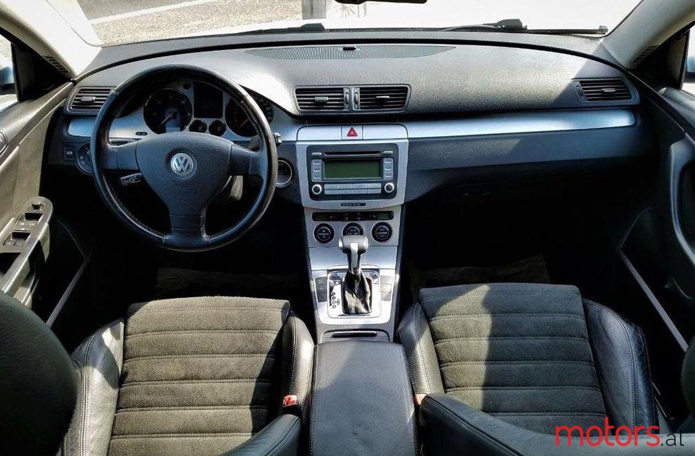 2008' Volkswagen Passat photo #2