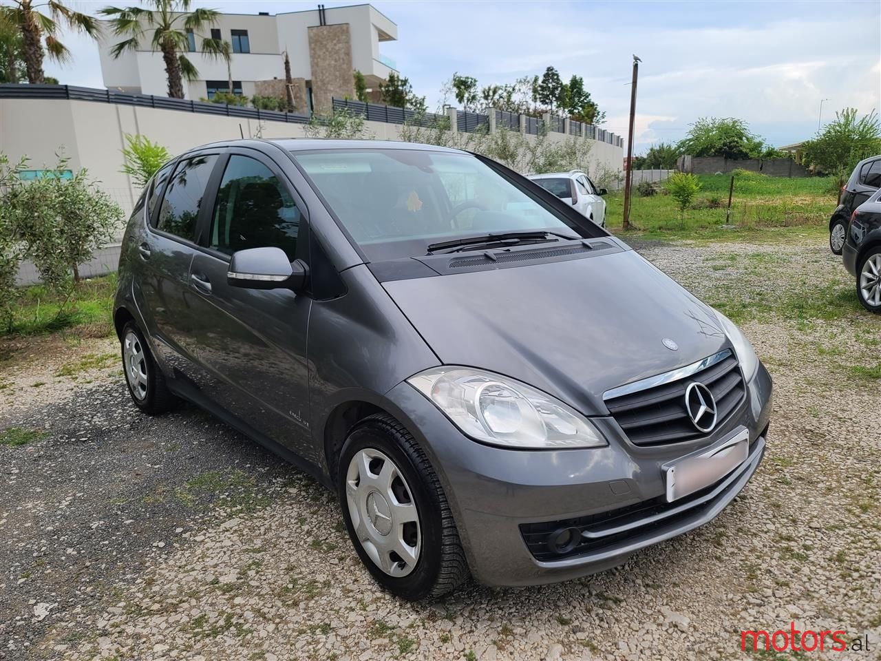 2012' Mercedes-Benz A 180 photo #1